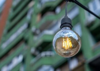 KOSTT thotë se është stabilizuar gjendja në sistemin elektroenergjetik pasi KEK ka rritur prodhimin e rrymës