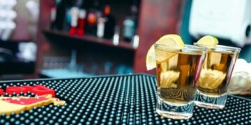 Gabim fatal në restorant në Gjermani: Dhjetë mysafirë u heluman pasi u shërbye lëng pastrimi në vend të alkoolit