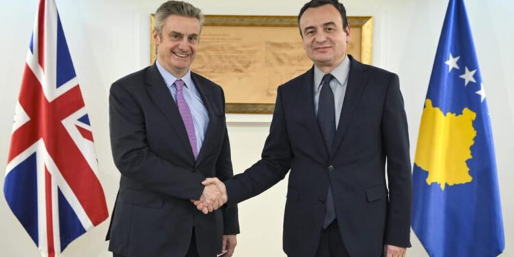 Kryeministri Kurti priti ambasadorin britanik Jonathan Hargreaves