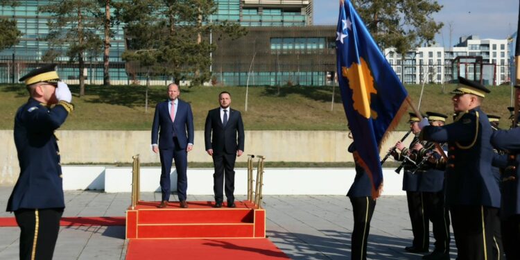 Kosova dhe Belgjika forcojnë bashkëpunimin në mbrojtje, riafirmohet mbështetja për NATO dhe BE