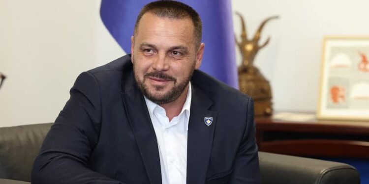 Ministri Maqedonci rrit mbështetjen dhe vlerësohet si më i suksesshmi i qeverisë Kurti