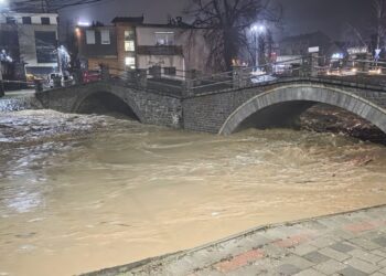 Reshje të mëdha në Kosovë: 43 mm shi për dy ditë, disa lumenj dalin nga shtrati
