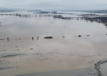 Rrezik përmbytjesh në Rufc të Vjetër të Lipjanit, banorët mobilizohen gjatë natës pas dëmtimit të digës në Sitnicë