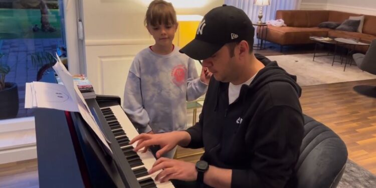 ‘Mercenarët u vetëlajmëruan’: Abdixhiku me reagim të ri emocional ndaj kritikëve