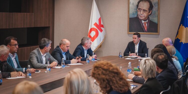LDK mblidhet për herë të parë pas 28 dhjetorit – A do t`i kërkohet dorëheqja Abdixhikut?