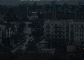 Odessa në errësirë dhe -18°C | Sulmi rus me dronë lë 35 mijë familje pa energji, të plagosur dhe dëme të rënda infrastrukturore