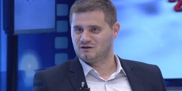 Olluri kritikon ashpër opozitën: Nuk luftohet pushteti duke qëndruar në lokale luksoze