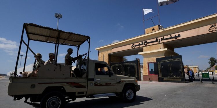 Izraeli nis operacion të gjerë në Gaza për gjetjen e pengut të fundit, hapja e Rafahut kushtëzohet me përfundimin e misionit