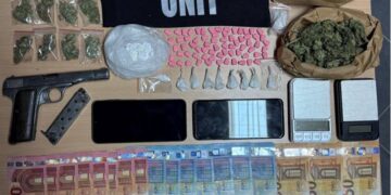 Katër të arrestuar në dy operacione kundër drogës, Policia konfiskon mbi 25 mijë euro dhe sasi të mëdha narkotikësh