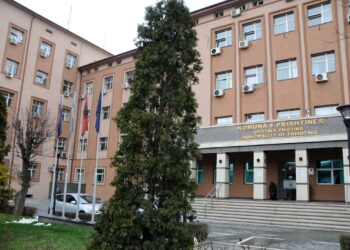 A.G. zyrtar i Komunës së Prishtinës zëhet në flagrancë me mito prej 2 mijë eurosh