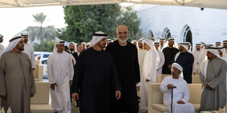 Rama nga Abu Dhabi: Mikpritje e paharrueshme dhe piketa të reja bashkëpunimi me Emiratet e Bashkuara Arabe