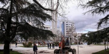 Komuna e Prishtinës hap konkurs për projektimin e memorialit përkujtimor “Adem Jashari”