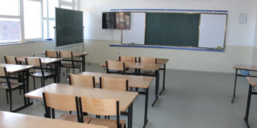 Bie numri i nxënësve dhe studentëve në dy vitet e fundit në Kosovë