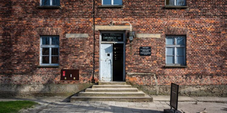 Ndërron jetë Eva Schloss, e mbijetuar e Aushvicit e afërmja e Ana Frank