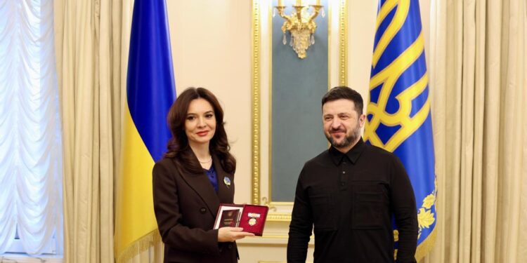 Zelensky dekoron Elisa Spiropalin me një nga nderimet më të larta të Ukrainës