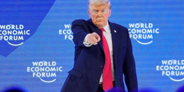 Trump flet, faktet flasin ndryshe: Davosi mes polemikash