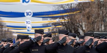 Analiza e REL: 18-vjetori i shtetësisë gjen Kosovën mes festës dhe protestës