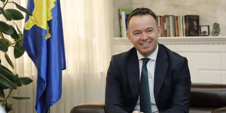 LDK-ja konfirmon prishjen e koalicionit me Faton Pecin në Mitrovicë