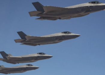 Arrestohet ish-piloti amerikan, dyshohet se trajnoi pilotë ushtarakë kinezë