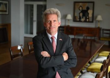 Ambasadori britanik në Beograd: Duam që Kosova ta formojë Asociacionin, por edhe Serbia ka obligime për të përmbushur