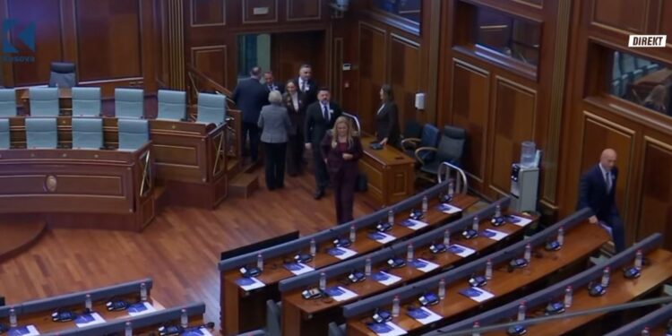 Ramush Haradinaj me deputetët e vet arrijnë në Kuvend