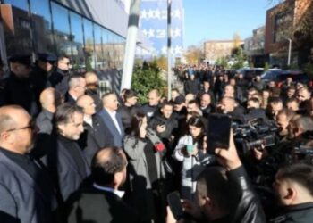 “Bllokada vazhdon” – kryeqyteti nis përsëri ankesat për Kurtin e Muratin lidhur me buxhetin e Prishtinës