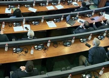 Seanca për buxhetin 2026, vetëm 25 deputetë të VV-së prezent