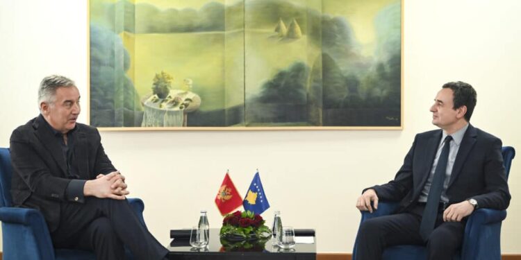 Kryeministri Kurti takoi ish-Presidentin e Malit të Zi, Millo Gjukanoviq