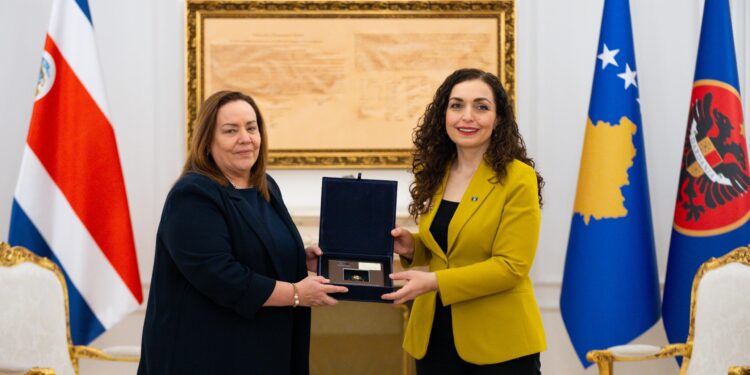 Presidentja Osmani pranoi letrat kredenciale të ambasadores së re të Kosta Rikës në Kosovë, Olga M. Sauma Uribe
