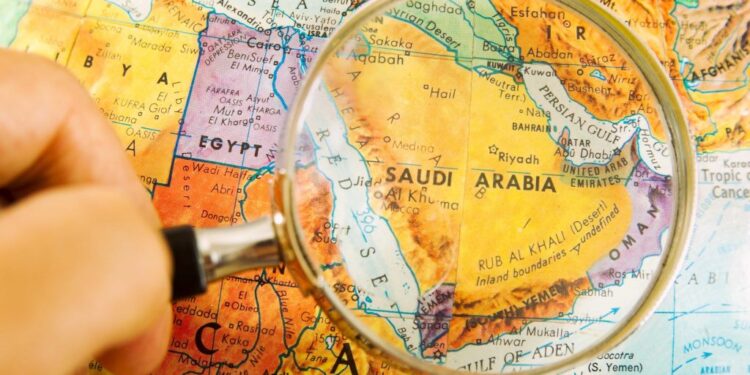 Arabia Saudite, Diplomacia e Çekëve dhe Rreziqet Ekonomike për Stabilitetin e Gjirit