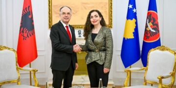 Osmani dhe Begaj bashkë në 18-vjetorin e Pavarësisë