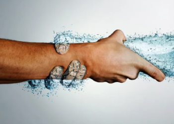 Çfarë është dehidratimi, cilat janë simptomat dhe si mund ta parandaloni natyrshëm?