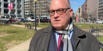 Moore: Edhe nëse numri i trupave amerikane zvogëlohet, NATO mbetet e pranishme në Kosovë, janë italianët e turqit