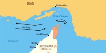 Teherani mbyll përkohësisht Ngushticën e Hormuzit për stërvitje, tensione me SHBA-në mes bisedimeve bërthamore