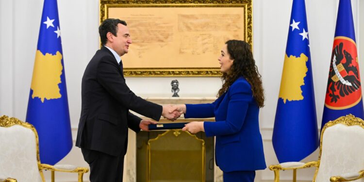 Osmani dekreton Kurtin mandatar për Qeverinë e re