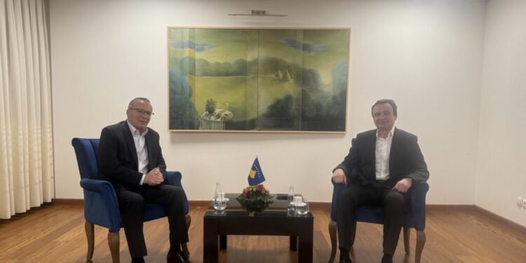 Kryeministri Kurti takoi Kryetarin e PDK-së dhe deputetin e Kuvendit, Bedri Hamza