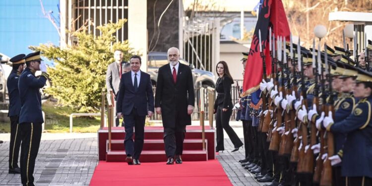 Kryeministri Kurti mirëpriti Kryeministrin e Shqipërisë, Edi Rama