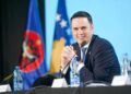 Lumir Abdixhiku reagon ashpër pas kritikave: Vendimi i anëtarësisë nuk përmbyset nga prapaskenat