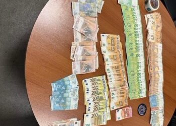 Zbulohen mbi 15 mijë euro të padeklaruara në Merdare, konfiskohet 25% e shumës