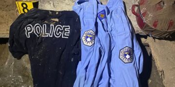 Policia e Kosovës gjen granata dore dhe pjesë uniformash në një shtëpi të braktisur në Zubin Potok