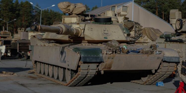 Siguria Polake Midis Riarmatimit Kombëtar dhe Garancive të SHBA-së