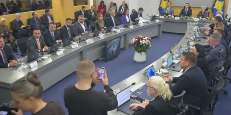 Qeveria procedon në Kuvend projektligjin për buxhetin e vitit 2026