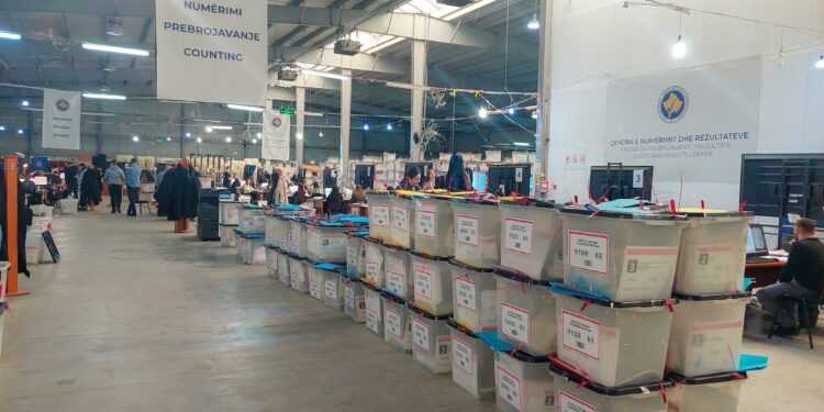 Keqpërdorimet e votave në Deçan e Junik, intervistohen 30 të dyshuar