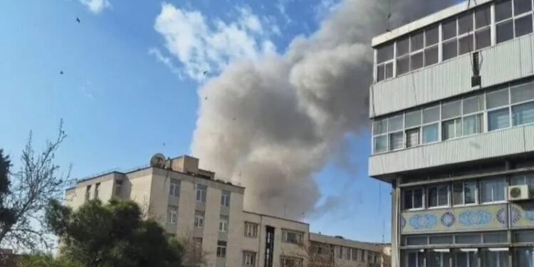 Irani kundërpërgjigjet me raketa ndaj Izraelit, aktivizohen sirenat e alarmit dhe mbrojtja ajrore