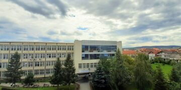 Injorancë institucionale në Universitetin “Kadri Zeka”: Aplikohet për program profesional te institucioni i gabuar, AKA e refuzon si jokompetente