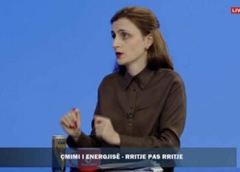 Janina Ymeri ia huq me postin e Ana Brnabiq në debat në T7