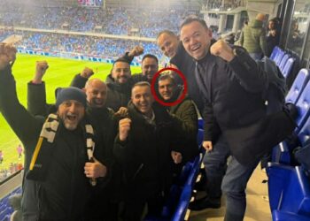 Kryeprokurori Gashi shfaqet krah Konjufcës e Pecit gjatë ndeshjes Sllovaki–Kosovë