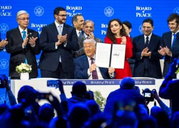 Alarm kombëtar | Si tregoi Vjosa Osmani se “Shtëpia e Bardhë” nuk pranoi idenë që Kosova të përfaqësohet nga Albin Kurti në “Bordin e Paqes”?