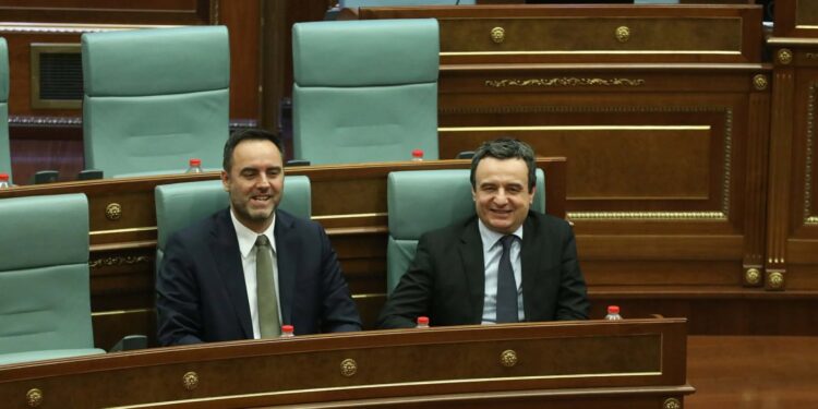 Kurti jashtë Kosovës: Asgjë e re nga çështja e Presidentit, ende s’ka ftesa për opozitën