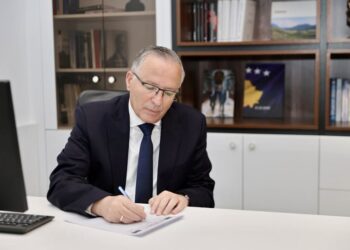 Hamza e nënshkruan peticionin kombëtar në mbështetje të ish-krerëve të UÇK-së